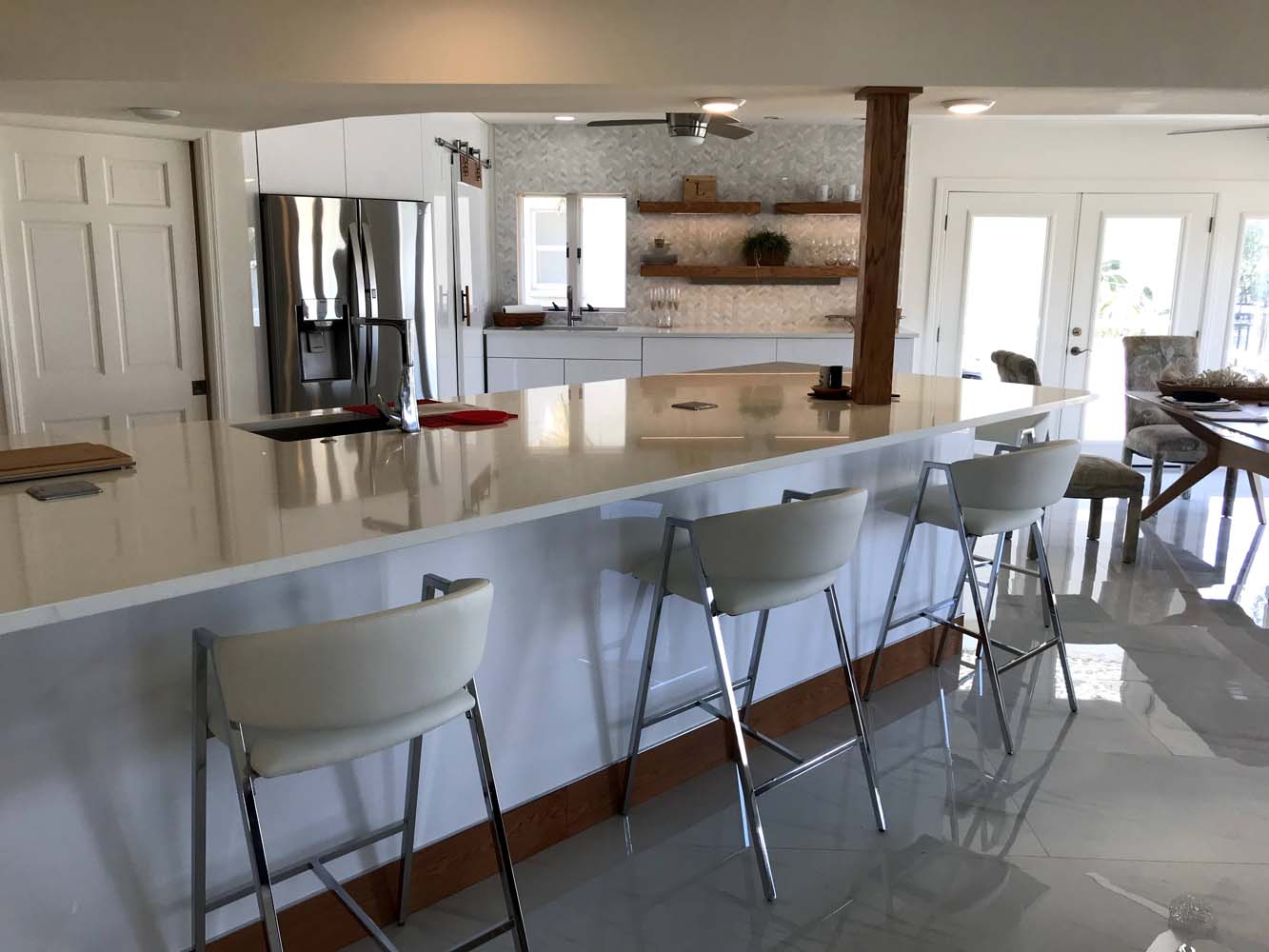 Kitchen-Belleair-Modern-Design-kitchen-bar