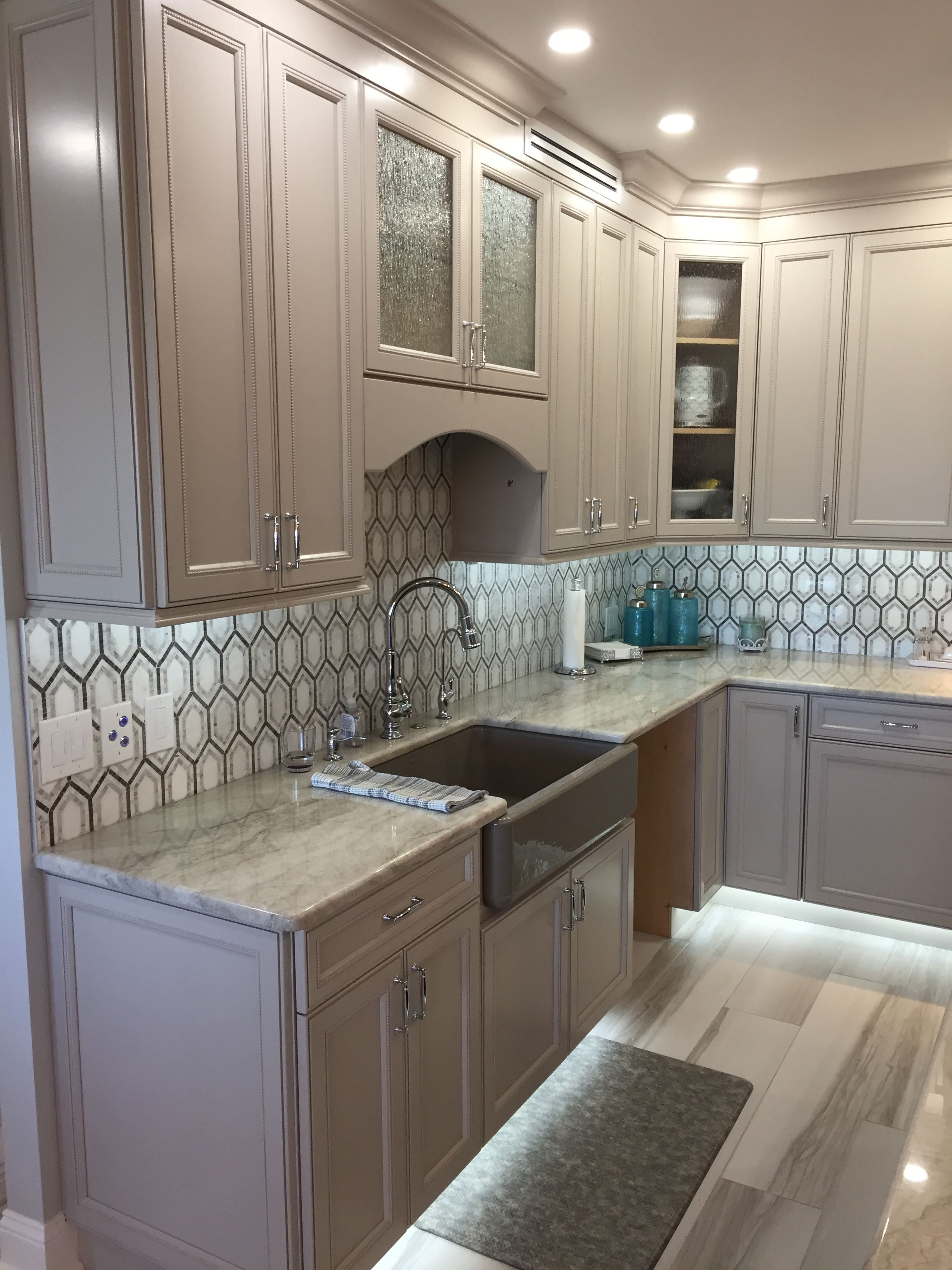 kitchen-cabinets-bourgoing-construction