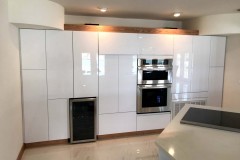 Kitchen-Belleair-Modern-Design-white-shelves2